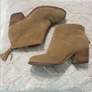 TOMS Leila Suede Tassel Booties – Size 6 (EUC)